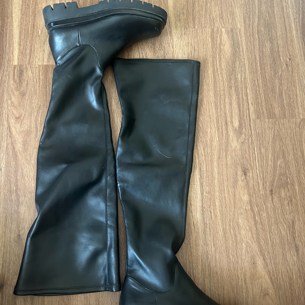 Women's Black Knee-High Boots